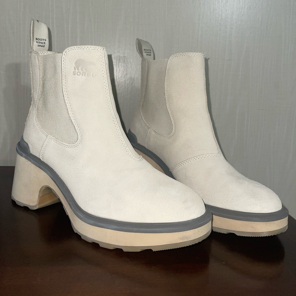 Sorel Hi Line Heel Chelsea Boots